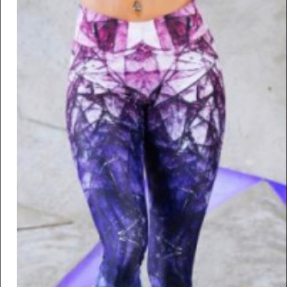 Workout leggings 🌸☀️ - Picture 1 of 3